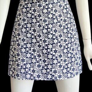 Elodie Retro Mod Navy White Geometric Daisy Print Mini Skirt Sz M NWT